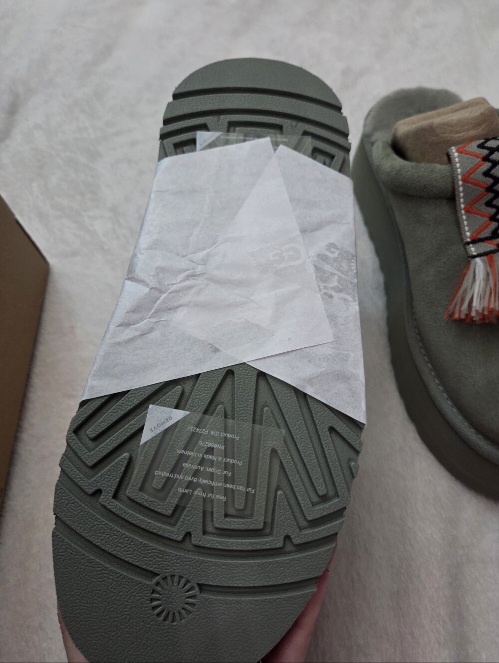 UGG Women's Sage Green Suede Platform Slippers Size 7 - Picture 8 of 11